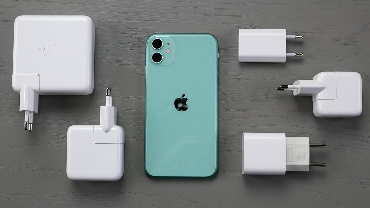 Apple получила рекордную прибыль, убрав аксессуары из коробок iPhone